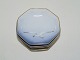 Bing & 
Grondahl, 
Seagull with 
gold edge, 
small octagonal 
dish.
Decoration 
number 246 or 
newer ...