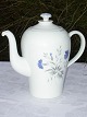 Bing & Grondahl 
porcelain. 
White Demeter, 
large coffeepot 
no. 21 A. 1. 
Quality fine 
condition.
