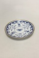 Bing & Grondahl 
Dickens 
Butterfly with 
Gold Saucer for 
Bouillon Cup
Measures 
16,7cm (6.57")
