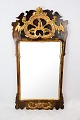 Spejl i Rokoko 
stil og 
nøddetræ. 
Spejlet er fra 
ca. 1740, 
Danmark og er i 
original stand.
H - ...
