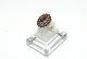 Elegant dame 
ring med 
granater i  14 
karat guld
Stemplet 585 
Størrelse 60
Pæn og 
velholdt ...