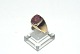 Elegant 
Herrering med 
Rødlig sten i  
14 karat guld
Stemplet 585 
BrS
Str 74
Pæn og 
velholdt ...