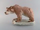 Amphora, 
Tjekkoslovakiet.
 Stor håndmalet 
porcelænsfigur 
af bjørn. 
1930/40'erne. 
Måler: 31 x 21 
...