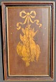 Bemalet panel 
med fugle fra 
Svane Apoteket, 
19. årh. 
Vestergade 4, 
Aarhus, 
Danmark. Olie 
på ...
