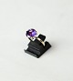 Ring dekoreret 
med ametyst og 
af 14 karat 
guld, stemplet 
HJ. 
Str.: 51