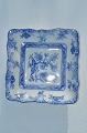 Villeroy & Boch 
Faience potato 
bowl, length 
21.5 X 21.5 cm. 
8 7/16 x 8 7/16 
inches. Fine 
condition.
