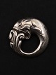 Georg Jensen 
vintage broche 
#10 sterling 
sølv designet 
af Georg Jensen 
D. 3,2 cm  
Nr.448371