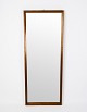 Spejl i teak af 
dansk design 
fra 1960erne. 
Spejlet er i 
flot brugt 
stand. 
H - 90 cm, B - 
35 cm ...