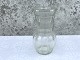 Hopsitalvase, 
Klar presset 
glas, 16cm høj, 
8cm i diameter 
*Pæn stand*