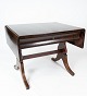 Spisebord af 
mahogni med 
udtræk, i flot 
antik stand fra 
1860erne.
H - 74 cm, B - 
90 (144) cm og 
...