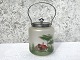 Kiksespand, 
glas med 
bemalet med 
blomster, 
Monteret med 
metal hank og 
låg, 16cm høj, 
13cm i ...