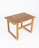 Side table of 
oak designed by 
Hans J. Wegner 
and 
manufactured by 
Andreas Tuck 
from the 1960s. 
...