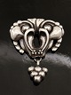 Sjælden Georg 
Jensen Sterling 
sølv broche #27 
 4 x 5 cm. 
Nr. 452101.