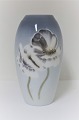 Bing & 
Grøndahl. Vase. 
Model 366-5251. 
Højde 18 cm.  
(1 sortering)