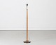 Danish Modern
Justerbar 
standerlampe af 
egetræ 
m/kobberbelagt 
fod, incl. 
fatning
Dansk ...