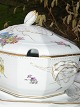 Kongelig 
porcelæn. Royal 
Copenhagen 
Gammel dansk 
maleri, med 
håndmalet 
Saksisk 
blomster. Stor 
...