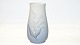 Bing & Grøndahl 
Convalla, Vase
Dek. nr. 57 / 
210
Måler 17,3 cm
Flot og 
velholdt stand.