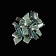 Broche i 18k hvidguld med turmalin, Nephrit og diamanter.Stemplet S 750.3,6 x 5 cm. Vægt ...
