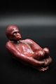 Lille keramik 
skål fra Hjorth 
i i form af 
orangutang i 
rød/brun 
glasur.
H:9cm. L:16cm. 
Er i hel ...