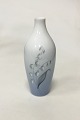 Bing & Grøndahl 
Art Nouveau 
Liljekonval 
Vase No 57/9. 
Måler 16,5 cm 
Høj. 1. 
Sortering. I 
fin hel ...