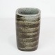 Keramik vase 
med grå glasur 
af Palshus. 
Vasen er i flot 
brugt stand. 
17.5 x 10 x 
8.5 cm.