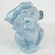 Keramik figur i 
form af abe med 
lyseblå glasur 
fra 1960erne.
16 x 15 x 3 
cm.