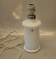 Stor Apoteker 
hvid opal 
r´bordlampe 
24.5 cm + 
fatning Design 
Sidse Werner 
Holmegaard 
glasværk 1981
