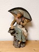 Figur af 
bemalet gips 
til blomster 
dekoration
Væghængt. 
Signeret BU 572
ca år 1900
Fremstår ...