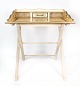 Mindre skrivebord i lyse farver, i flot antik stand. Bordet kan foldes sammen.H - 83 cm, B - ...