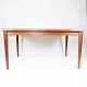 Spisebord i 
teak med 
hollandsk 
udtræk af dansk 
design fra 
1960erne. 
Bordet er i 
flot brugt ...