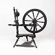 Antik spinderok 
af poleret træ 
fra omkring år 
1880. Varen er 
i flot antik 
stand.
H - 80 cm, B - 
...