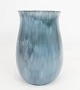 Keramik vase 
med glasur af 
blå nuancer af 
Hegnetslund 
Lervarefabrik. 
Vasen er i flot 
brugt ...