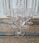 Set on 6 French 
wine glasses 
with fine 
grinding in the 
form of leaf 
height 14.5 cm.