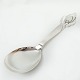 Server in other 
pattern of 
hallmarked 
silver.
25 cm.