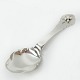 Server of other 
pattern in 
hallmarked 
silver.
25 cm.