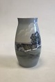 Bing & Grøndahl 
Art Nouveau 
Vase No. 
8790-247. Måler 
22 cm (8 21/32 
in.)