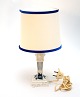 Royal 
Copenhagen, Blå 
Blomst (blå 
buket) 
bordlampe med 
skærm. Designet 
af Thorkild 
Olsen. Nr. ...
