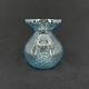 Højde 12 cm.
Søblåt 
hyacintglas fra 
Fyens Glasværk. 
Det ses i 
kataloget fra 
1924.
Glasset ...