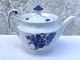 Royal 
Copenhagen, 
eckige blaue 
Blume, Teekanne 
# 10/8561, 20cm 
breit, 12,5cm 
hoch, ...