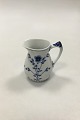 Bing & Grondahl 
Butterfly 
Creamer No 
85B/393. 
Measures 9 cm / 
3 35/64 in.
