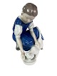 Bing og 
Grøndahl 
porcelænsfigur, 
Pige med kat, 
nr.: 1745. 
14.5 x 11 x 13 
cm.
