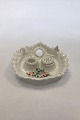 Inkwell with 
Ink and Sand 
Containers. 
German or 
French origin. 
Upright leaf on 
the left side 
...