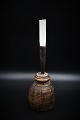 Antik svensk 
lysestage i træ 
og smedejern 
med en super 
fin patina.
Højde: 24cm.
