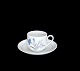 Bing & 
Grøndahl, 
Demeter, hvid. 
Mokka eller 
ekspressokop 
med underkop. 
Nr. 108B. Højde 
5 cm. ...