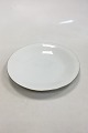 Bing & Grondahl 
White plain 
pattern with 
gold Lunch 
Plate No 
26/326. 
Measures 21.5 
cm / 8 15/32 
in.