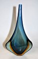 Murano glas vase, 20.årh. Italien. Blåt,brunt og klar overfangsglas. H.: 23 cm. 