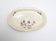 Sorgenfri, Mrk. 
Kongens Lyngby. 
Importeret i 
1952 fra 
Tyskland. 
Porcelæn i 
Creme glasur 
med ...