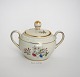 Sorgenfri, Mrk. 
Kongens Lyngby. 
Importeret i 
1952 fra 
Tyskland. 
Porcelæn i 
Creme glasur 
med ...
