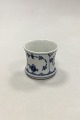 Royal 
Copenhagen 
Musselmalet 
Riflet Vase No. 
2158. 1. 
sortering. 
Måler 6,2 cm (2 
7/16 in.)