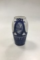 Royal 
Copenhagen Vase 
Rundskuedagen 
1912  No 137. 
Måler 13 cm (5 
1/8 in).